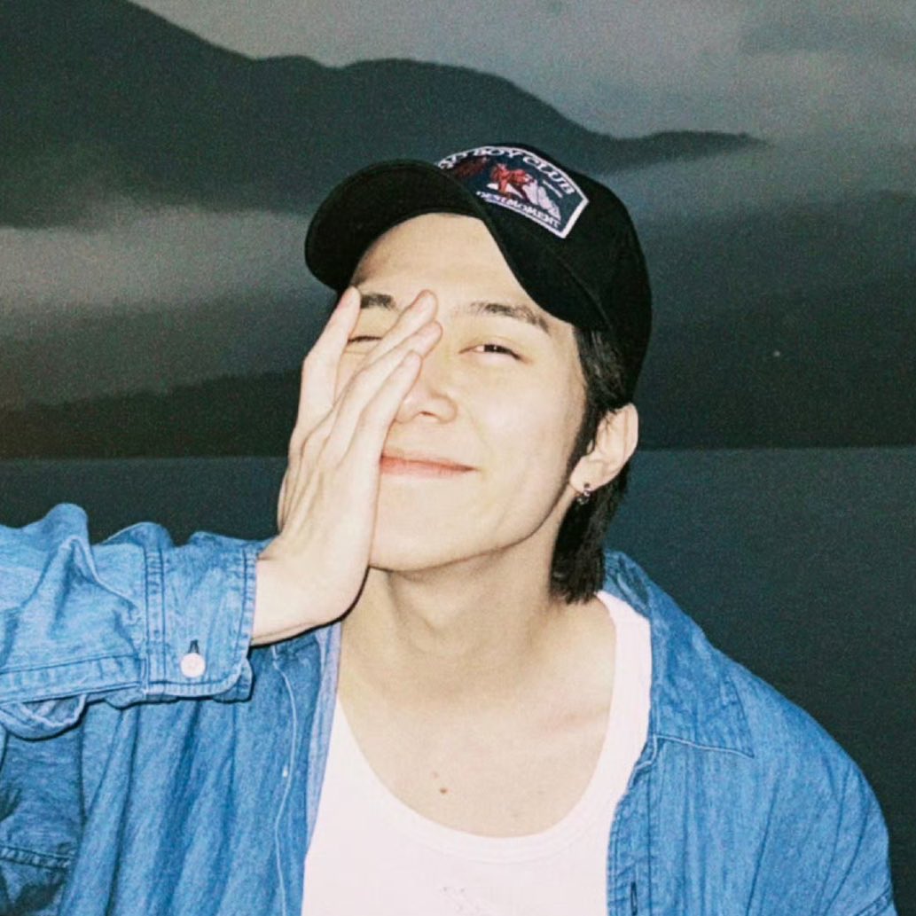 HENGC0RE's tweet photo. i love when hendery makes cute faces in his pics https://t.co/Vjd8N9YQMu