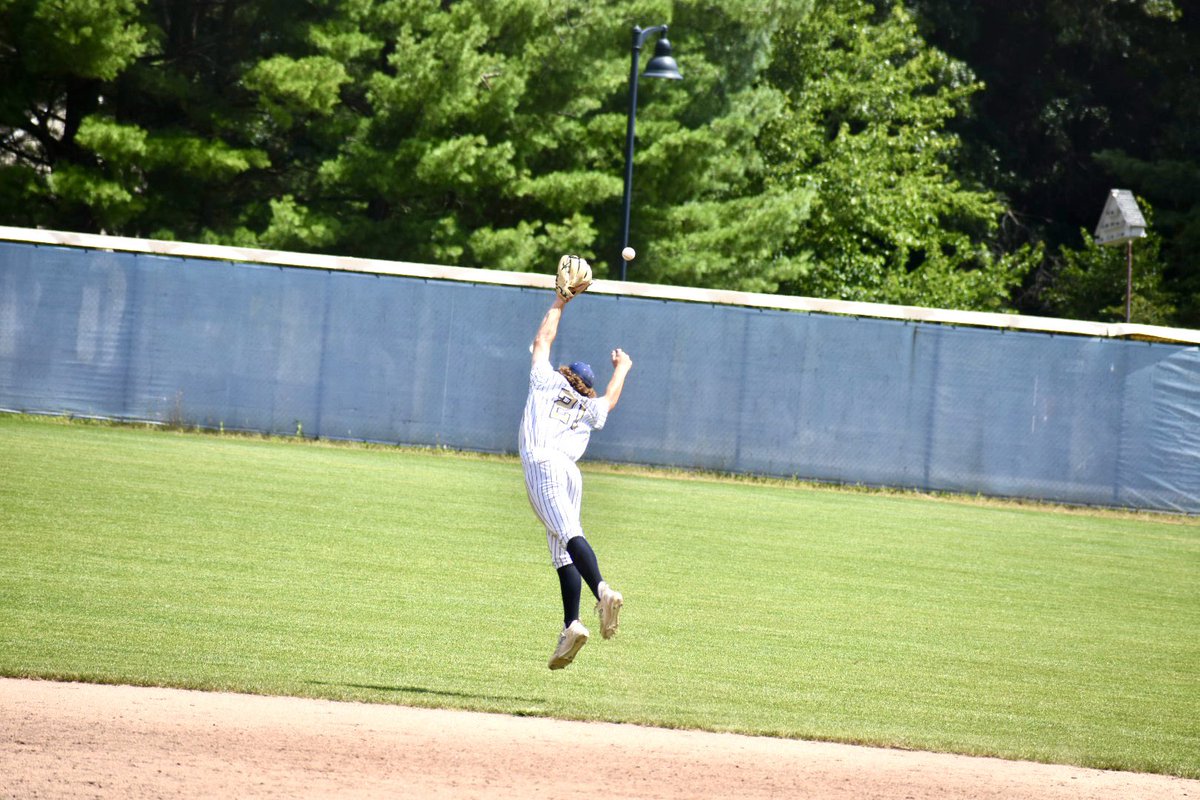 WOWFactorMISel's tweet photo. Two top teams battled it out for the first seed this morning at the @MotorCityClassi Tourney! Neck and neck for six solid innings. Has some great defensive plays by several players. What a great baseball game. Final - Impact 2, Michigan Selection 7. #wmimpactbaseball 

Singles - @holzgen_e (2 RBI), @colenyman5 , Jones

Video: 
2RBI single by @holzgen_e 
One handed catch by @ElliotC02