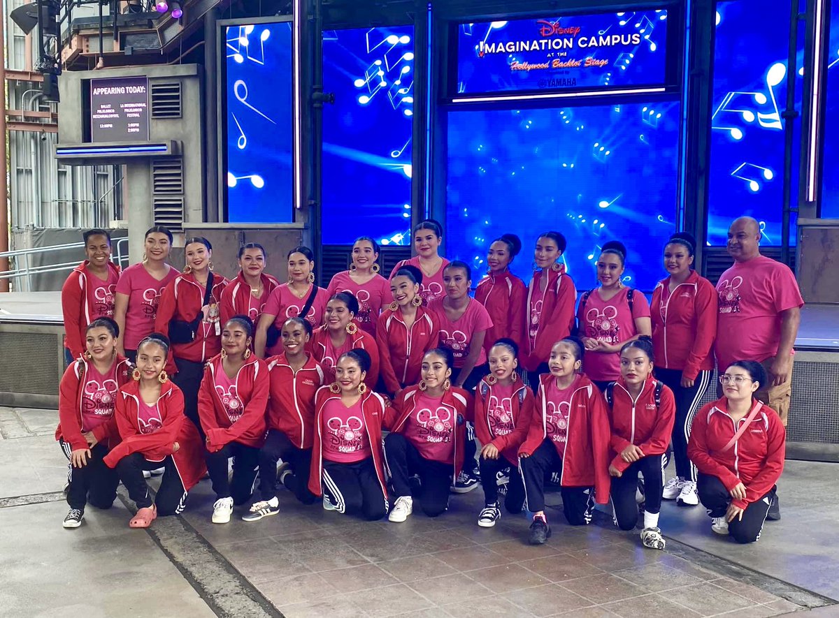 Bfnetza's tweet photo. Somos muy afortunados; por cuarta vez, hemos logrado hacer realidad nuestros sueños. Hemos conseguido que nuestros bailarines pisen escenarios de gran magnitud, como el de Disneyland. Estamos orgullosos de todos los logros que nuestros bailarines han alcanzado por 28 años https://t.co/wcN62WtyW6