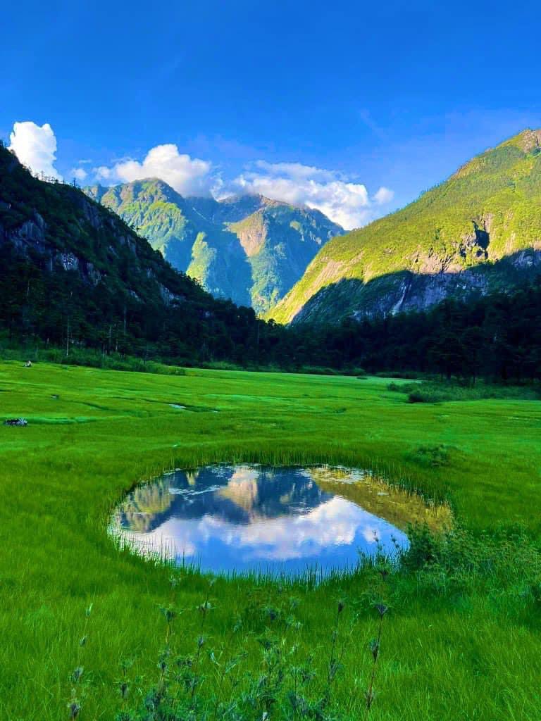 ApedaRondo's tweet photo. Tired of sweltering heat? Visit a slice of paradise ~ Jaru Valley in Dibang Valley district.

Green carpet, amazing snow-capped mountains and majestic water falls are ready to welcome you.

#AmazingArunachal beckons you. Please do come. https://t.co/S8KIcKOKDS