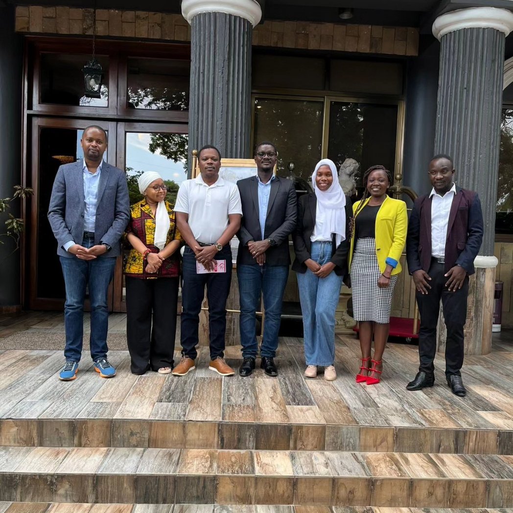 ElishaOsati's tweet photo. Today we teamed up with @nnhf_haemophilia to supercharge the @TSDA_TZ through  a workshop that marks a turning point in the fight against Sickle Cell Disease and the strategic engagement of sickle cell communities that @TSDA_TZ works with.#VunjamduarawaSikoSeli#
@wizara_afyatz https://t.co/pBuwIq2fq2