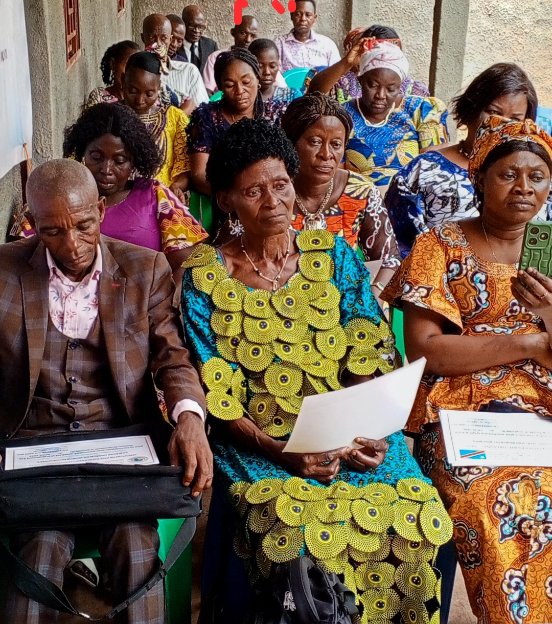 CovefD's tweet photo. Mbandaka, le 19 Juillet 2024

Cérémonie solennelle de remise des Certificats de participation aux femmes leaders de la Province de l'Equateur des mains de Son Excellence Madame la Ministre Provinciale du Genre après la Session de formation sur la gestion des projets. https://t.co/RNW3UXp919