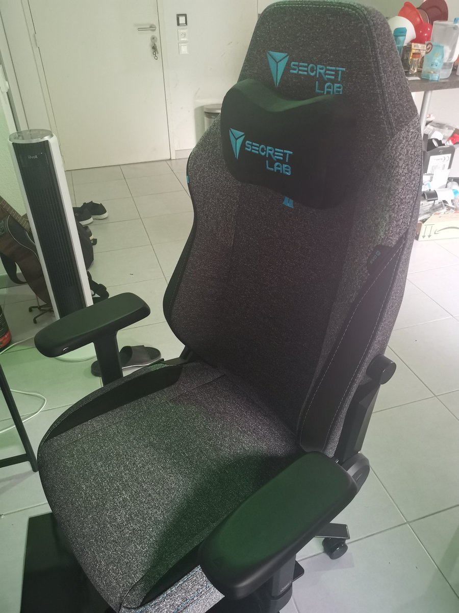 My new #Secretlab chair is just so beautiful.