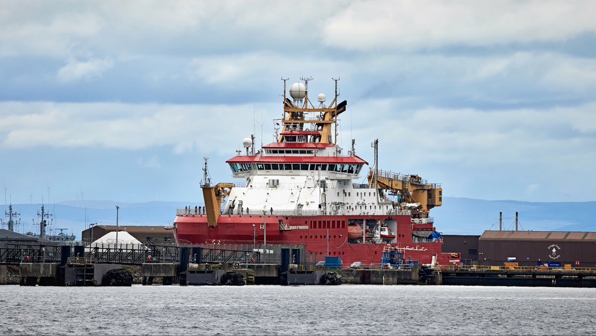DougieCoullPix's tweet photo. 1/2 - Today’s Harvest.
#rosyth #rsssirdavidattenborough #researchvessel #shipping #forthports https://t.co/UXNdsZAMiL