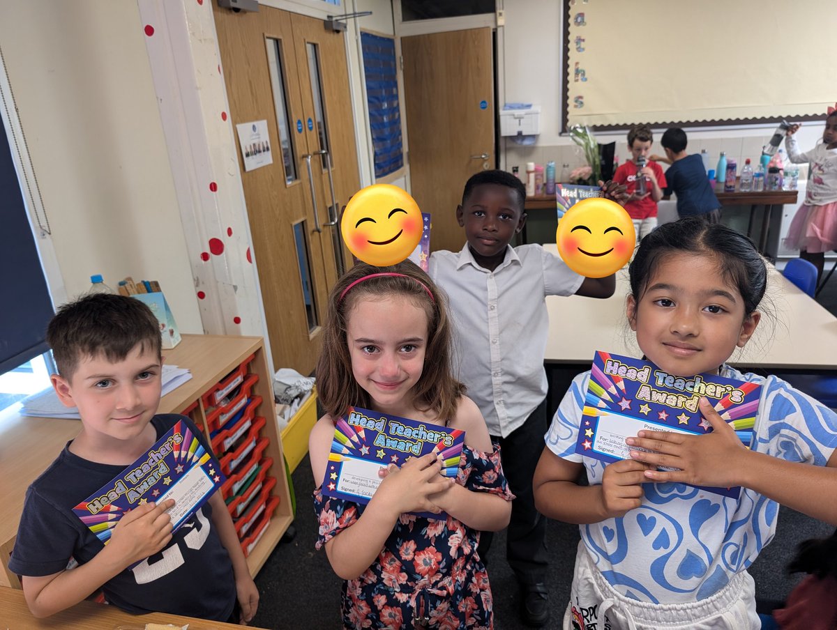 MissFitzBF's tweet photo. So proud of Damson head teachers award winners! https://t.co/lq00Xc3rb9