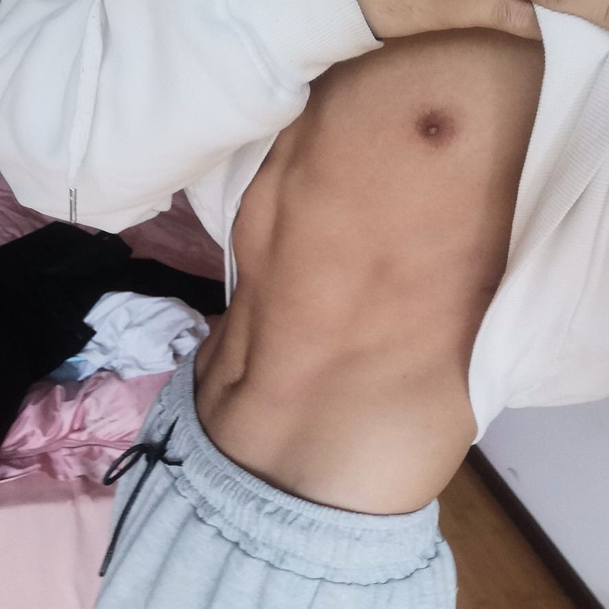 Engeng2807's tweet photo. #直男 #大鸡巴 

继续更新～用女号勾引的羽毛球体育生，20岁182的山东男孩👦🏻

🍆他真的好色呀，文爱也很骚，整根大鸡巴也是我喜欢的形状

👅喜欢的话继续点赞转发，我继续努力 https://t.co/b3E4DGO5QH