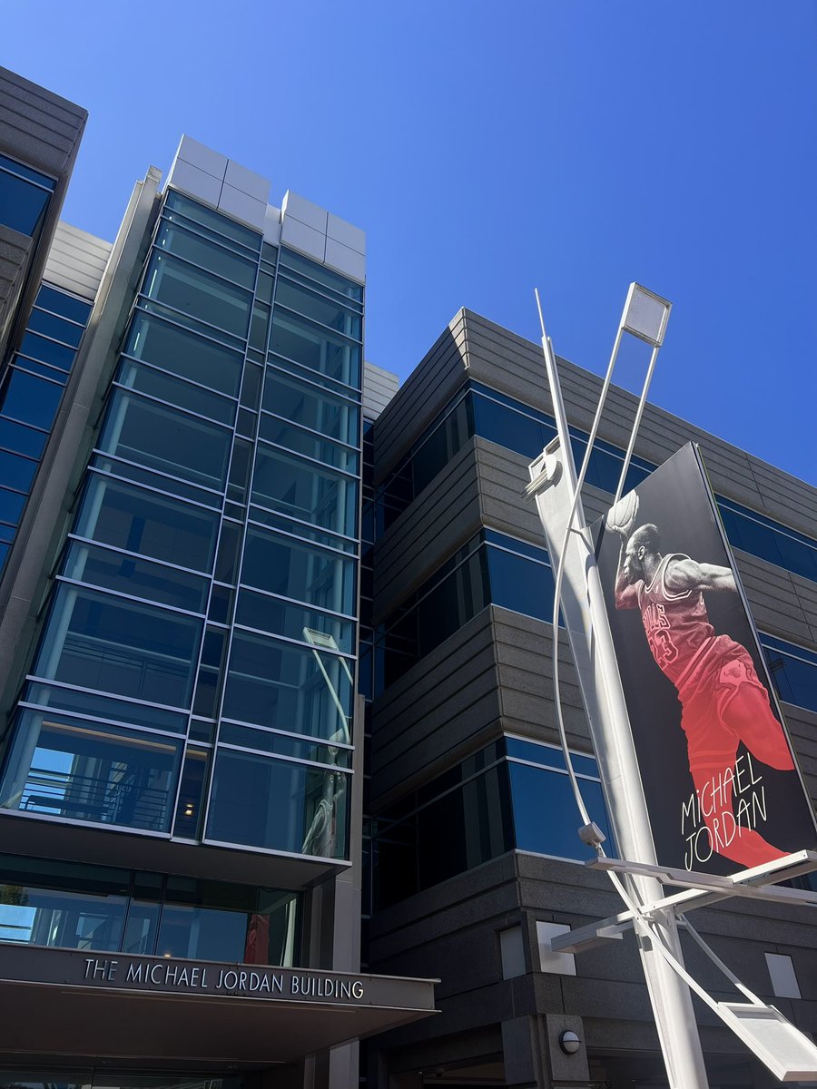 I'm really at Nike HQ cause of someone I met through the degods community 🐐