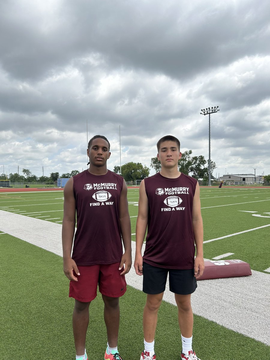 matthew_w2028's tweet photo. Had a great time at @McMURRYFOOTBALL camp today!
Thanks to all the coaches @Rgamez88 @CoachSnyde @CoachNealMcM @CoachRauMCM 

@othsfalconfb @mcvey_todd @CoachBobbyOrtiz @ForwardAthletes https://t.co/puxpgoVxrR