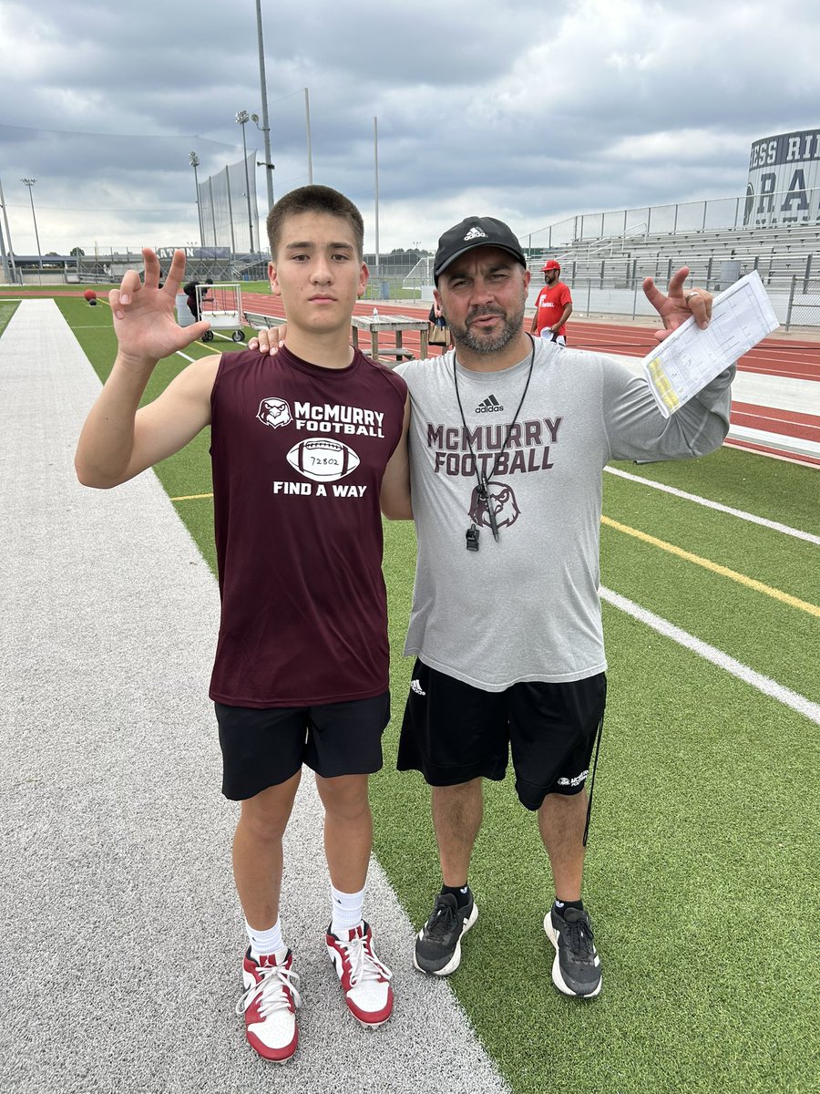 matthew_w2028's tweet photo. Had a great time at @McMURRYFOOTBALL camp today!
Thanks to all the coaches @Rgamez88 @CoachSnyde @CoachNealMcM @CoachRauMCM 

@othsfalconfb @mcvey_todd @CoachBobbyOrtiz @ForwardAthletes https://t.co/puxpgoVxrR