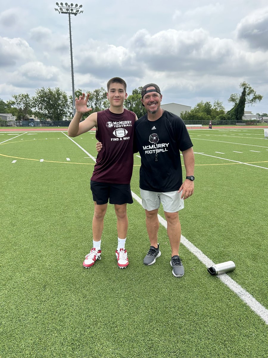 matthew_w2028's tweet photo. Had a great time at @McMURRYFOOTBALL camp today!
Thanks to all the coaches @Rgamez88 @CoachSnyde @CoachNealMcM @CoachRauMCM 

@othsfalconfb @mcvey_todd @CoachBobbyOrtiz @ForwardAthletes https://t.co/puxpgoVxrR