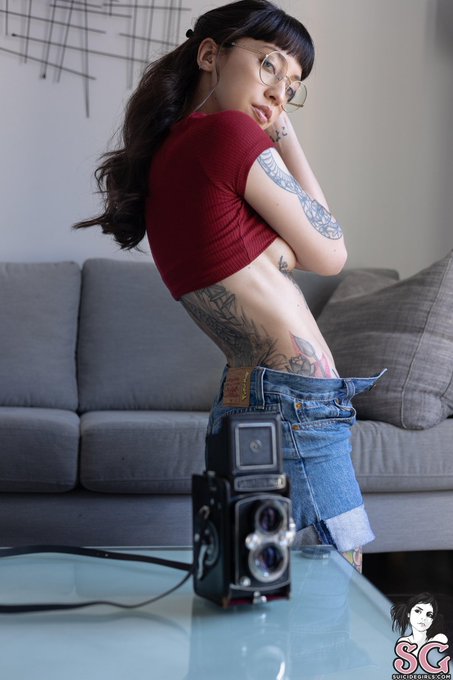 La elegancia y sensualidad tienen nombre y ese es @AsamiSuicide que hoy es #SOTD  en @SuicideGirls con<a href="/tag/sotd"class="tags"><span>#sotd</span></a>