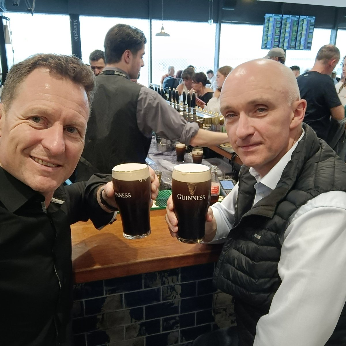 AlberioRamiro's tweet image. Thanks Ryanair for the delay in our flight, I can join @kevinsi18912678 for our last Guinness after a week of great science in Dublin. #ssr24
