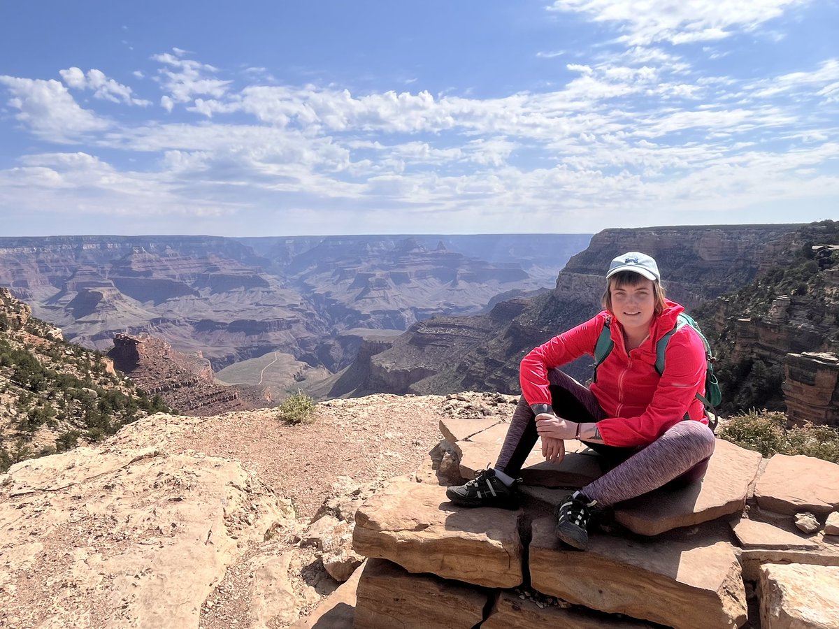 MissCusack12's tweet photo. Every geography teachers dream! Yosemite, Grand Canyon, Monument Valley &amp; The Horseshoe Bend. #USA 🇺🇸🏞️ https://t.co/KgKzMO8FrF