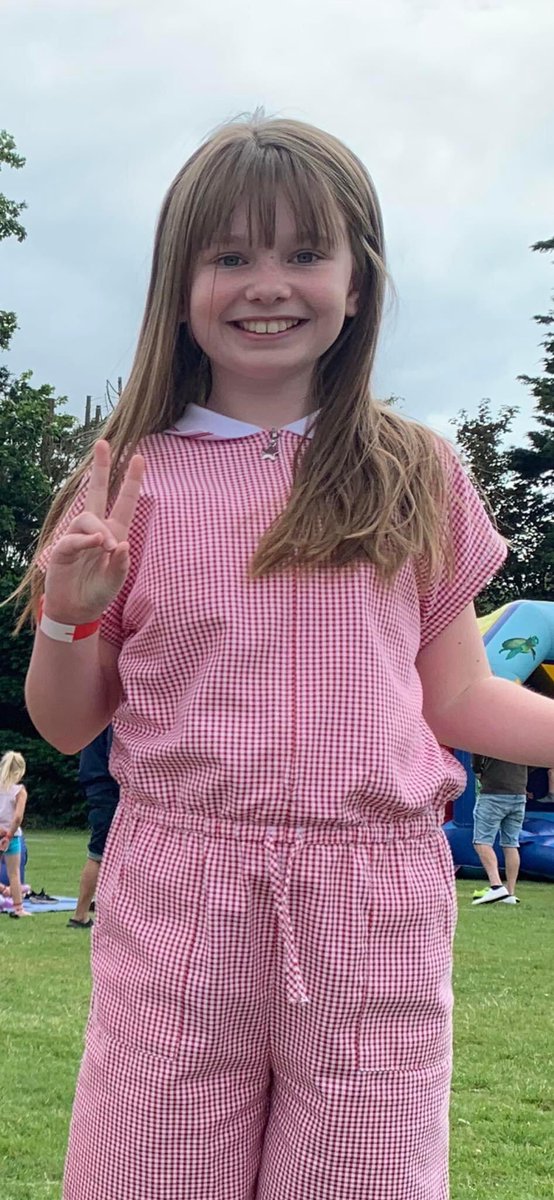 ashleymillard10's tweet photo. @LarchwoodPS 
So super super proud of our beautiful Jessica for yet another outstanding school report 🤩🤩, you have absolutely thrived in 5L and are a very special girl🥰🥰#rollon6H 🤩🤩🤩 https://t.co/7d38DkbJxW