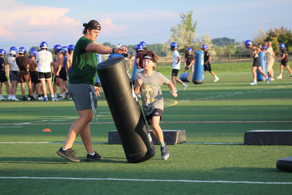 bvp4mvp's tweet photo. Awesome football camp put on by Elite Youth Sports and @TheGGGuard! Kids worked hard, learned a lot, and had a ton of fun. @CSUFootball players we great! @jacksonb2023 @iamjamariperson Justin Marshall, Tanner Morley, and Jordan Williams were fantastic 👏🏻
Go Rams! 🐏 https://t.co/shRFzAaQTq