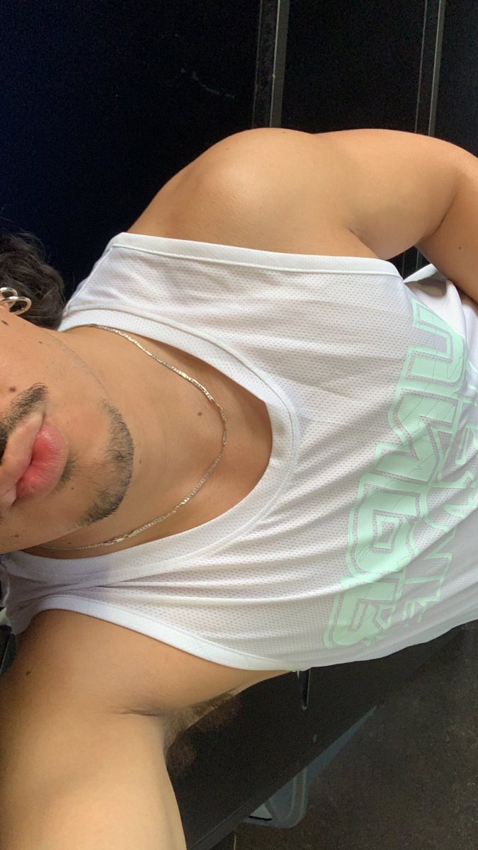Gothdaddyxxx's tweet photo. a good afternoon kiss for u all 👉🏼👈🏼
hope u like sweaty lips https://t.co/tWwDBgtbl1