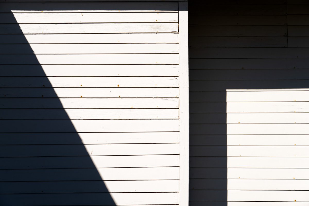 lancekuehne's tweet photo. Lines and Shadows - July, 2022 - this plays with the details of one of the buildings at Pierce Point Ranch in Point Reyes National Seashore.
I'm working through my backlog of photos to edit (now less than 5000). I hope to edit all 2023 photos by the holidays. #photography #marin https://t.co/fTrg9ui11S