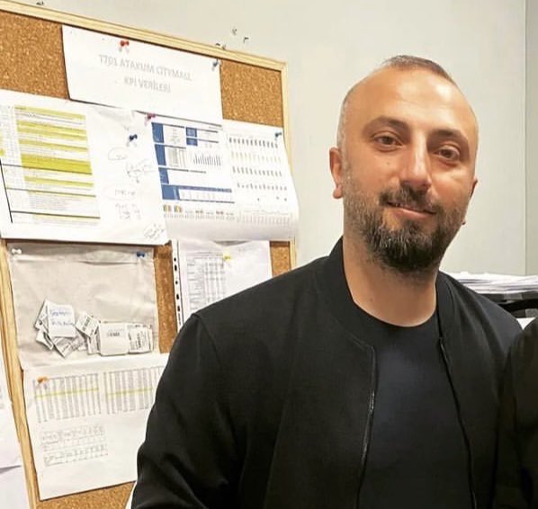 kosedekidukkann's tweet photo. Emrah Can denen pislik 
Ilahi adalet tecelli etmeden can vermeyesin. Tipsiz Namussuz herif!!!! 
@LCWaikiki sana da yaziklar olsun torpille mudur yapiyorsun boyle sakatlari pesine dusmuyorsun. Hepinize lanet olsun. Yerin dibine batsin egonuz!!!! 
#MuhammedYavuz #EmrahCan #intihar https://t.co/Fbh9HAHSXC
