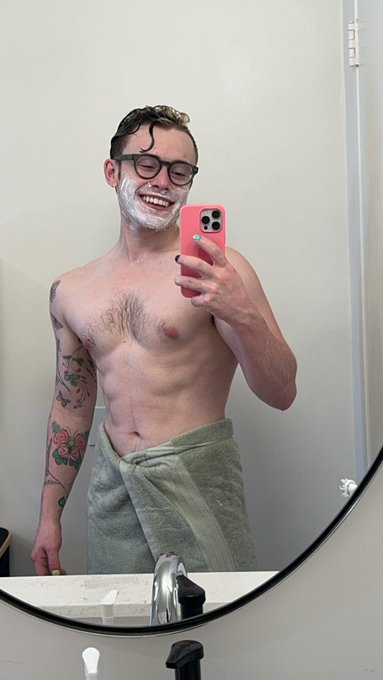Shaving time :) https://t.co/BE6qBwxFR8