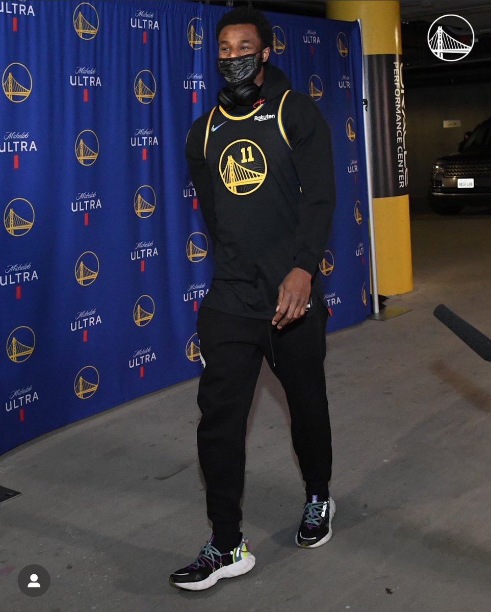 Gardas111's tweet photo. When every Warriors player wore Klay’s jersey before his first game back >>> https://t.co/TTY9L3oAKI