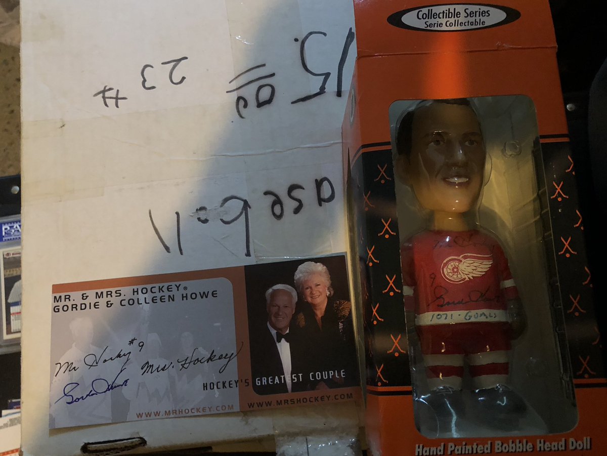 <a href="/KSnostalgia/">Kevin'snostalgia</a> @Curt_Burner Don’t have the best pic on my phone, but the only autographed bobble head I’ve got is Mr. Hockey.