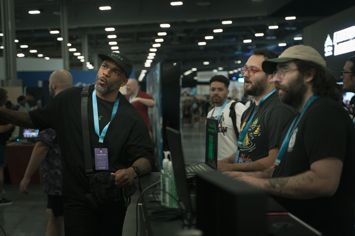 Razer's tweet photo. It's been an incredible day one of #Evo2024, thank you to all our fans who came to hang out! 
 
We haven't forgotten about those at home though, we’re giving away one Razer Kitsune! Enter here: https://t.co/aOpTEp59E8 https://t.co/I18W8IsSxH