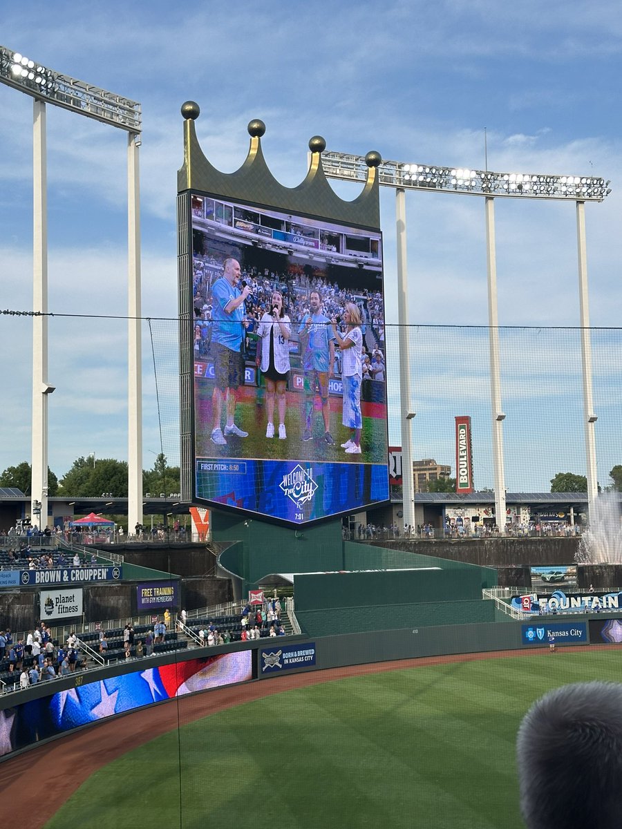 LIBERTYSCHOOLS's tweet photo. Low quality photos but high quality LPS music teachers singing the National Anthem for Teacher’s Night at The K! 💙⚾️ #ShareTheGoodLPS https://t.co/rZRhAf7WIB