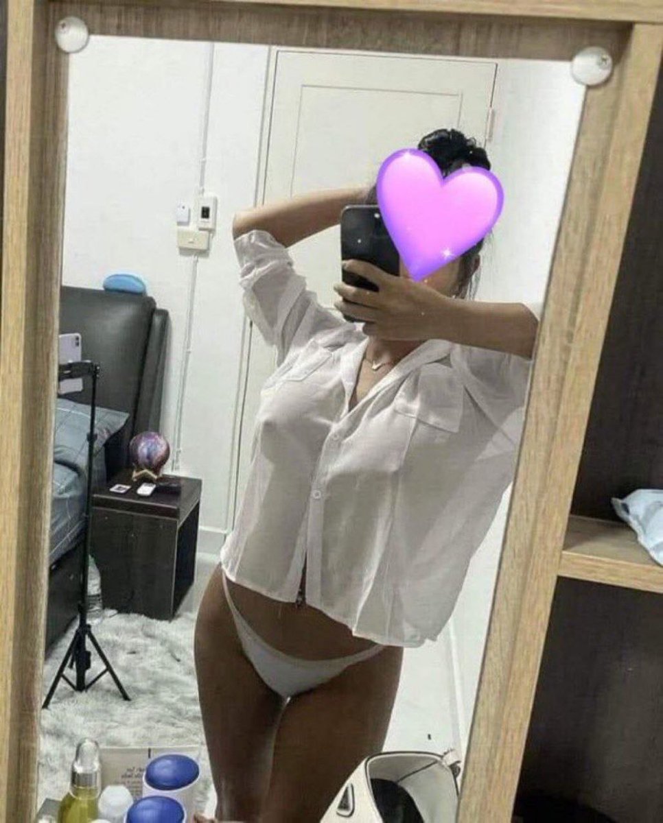 bachvy89's tweet photo. Vì corona nên khẩu trang tăng giá Em vì codonqua nên hạ giá anh có mua không? https://t.co/WehlfQwTrf