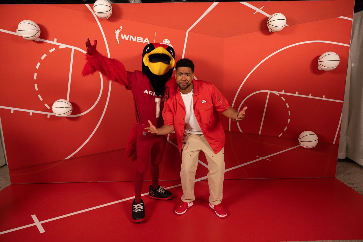 AZCardinals's tweet photo. .@JakeStateFarm got the Cardinal red memo 😏 https://t.co/RwMJEoZrnY
