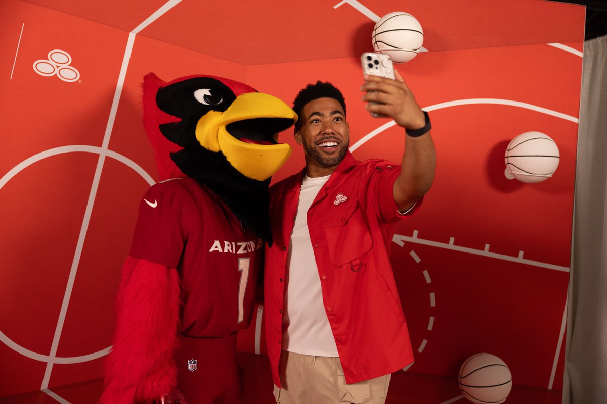 AZCardinals's tweet photo. .@JakeStateFarm got the Cardinal red memo 😏 https://t.co/RwMJEoZrnY