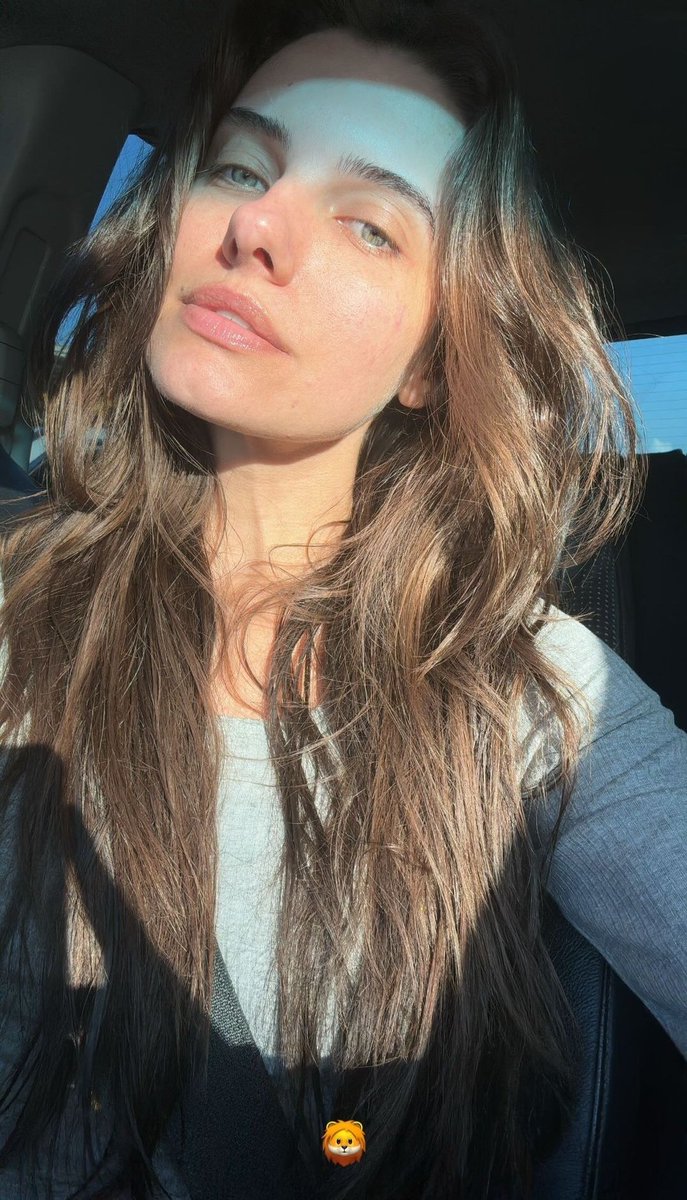 MerlinSusi79038's tweet photo. Dios!!! Es que es una Guapi, así al natural.  👌🤤 https://t.co/2LaKnHNQiT