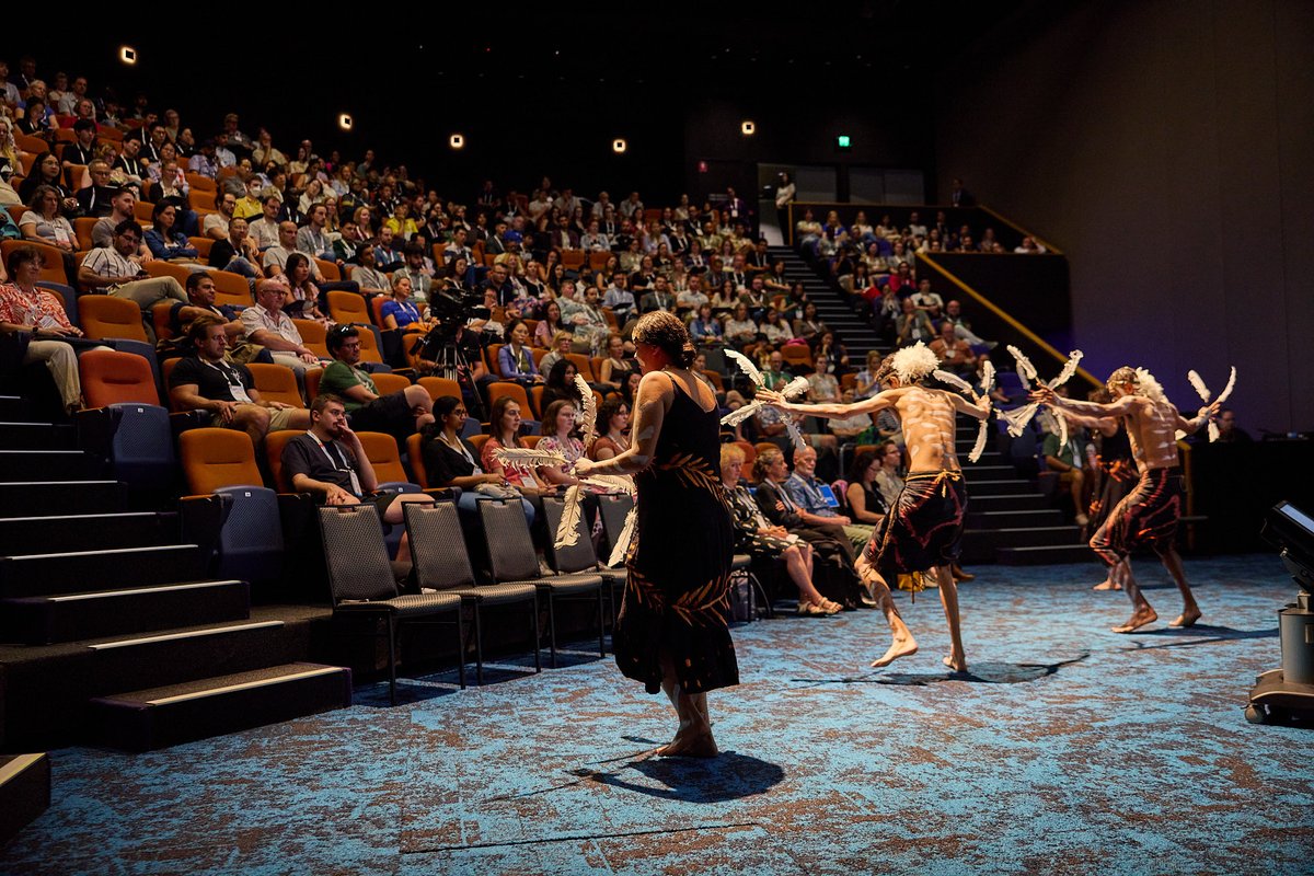 Jeremy J Barr tweet media