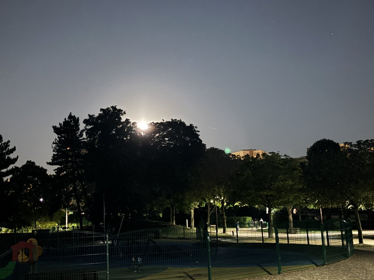 La cataclysme dans les transports depuis cette après-midi ? Cette pleine lune 🌕 en préparation 😅 je ne vois pas d’autres explications pour la malchance généralisée de partout aujourd’hui dans la région 😭