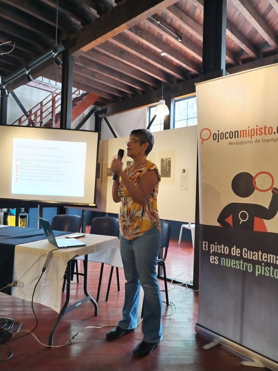 mirnaahide's tweet photo. Saludando a la maestra @AnaAlpirez en el festival #Expansiva de @AgenciaOcote
Mucho que decir sobre la Ley de Acceso a la Información https://t.co/dQOK1IIDLy