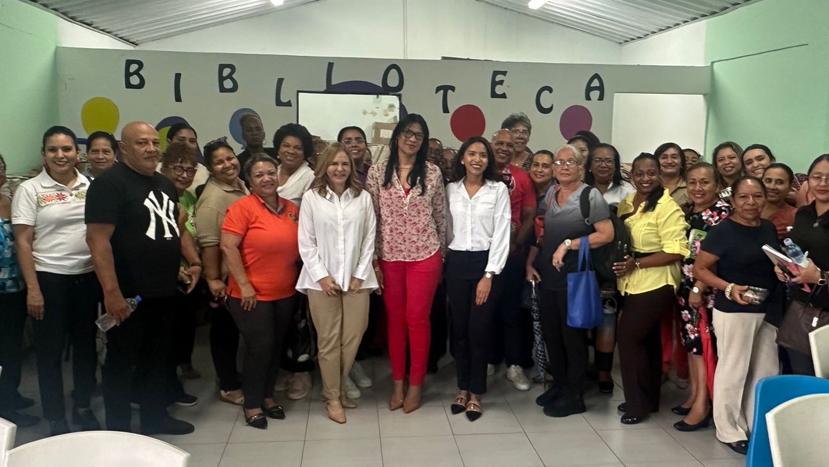 IsraelinPanama's tweet photo. 🧠💜 En nuestra misión de concientizar y educar sobre la epilepsia y la atención de niños con necesidades especiales. , hemos realizado una alianza con la Fundación Max y Sarah Harari, y la Fundación Luces, logrando capacitar a educadores de la Escuela Estado de Israel para que estén preparados ante una crisis epiléptica en el aula. 

Es fundamental que todos estemos informados y sepamos cómo actuar en caso de emergencia.

Juntos podemos hacer la diferencia y crear un entorno seguro para todos. #Epilepsia #Educación #ConcienciaEpilepsia