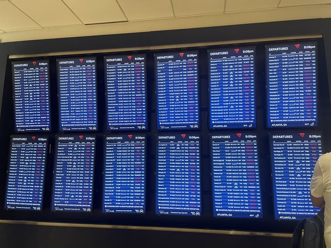 Look at all the canceled flights here in Atlanta. https://t.co/H0QN4ZfolB