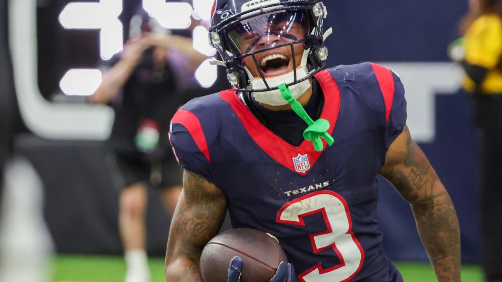 Texans: Tank Dell ready for expanded role on special teams texanswire.usatoday.com/2024/07/19/tex… #texans #houstontexans