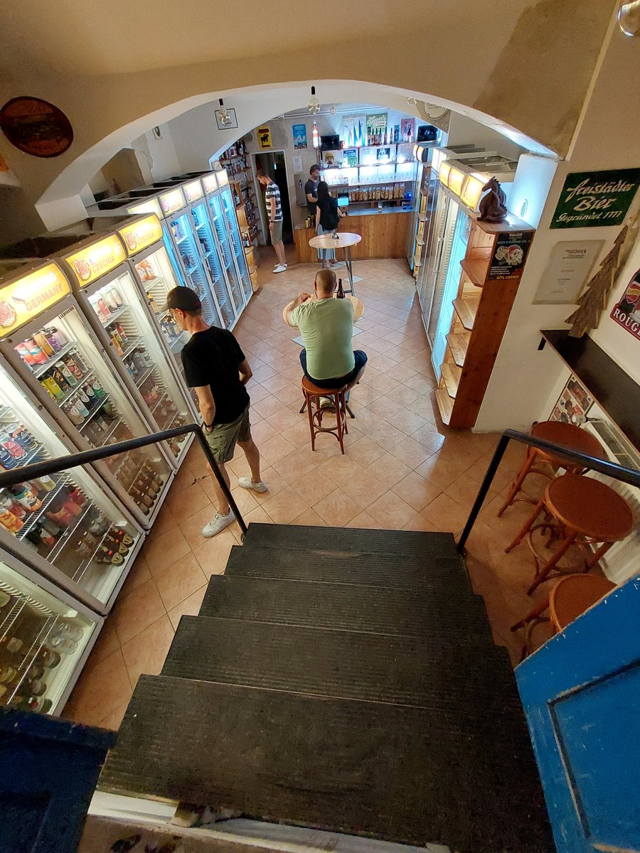 GregoritoCze's tweet photo. Przeczytałem "Biblioteka" to wszedłem, a tu takie rozczarowanie...Base Camp Store, Muchova 241, Bubeneč. https://t.co/Co8IsN2DlR