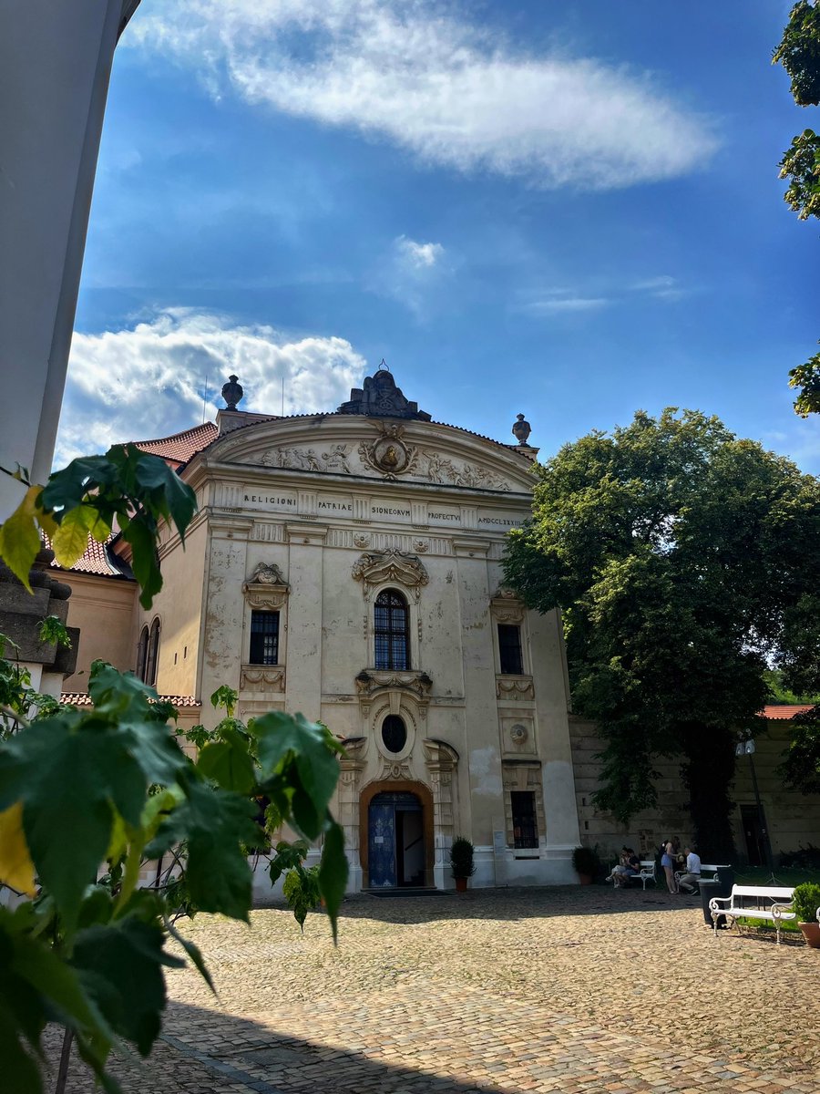 basvandervoort's tweet photo. Kerken in Praag.
🇨🇿⛪️
#Prague #Pragu #Praha https://t.co/g5wMOGYibr