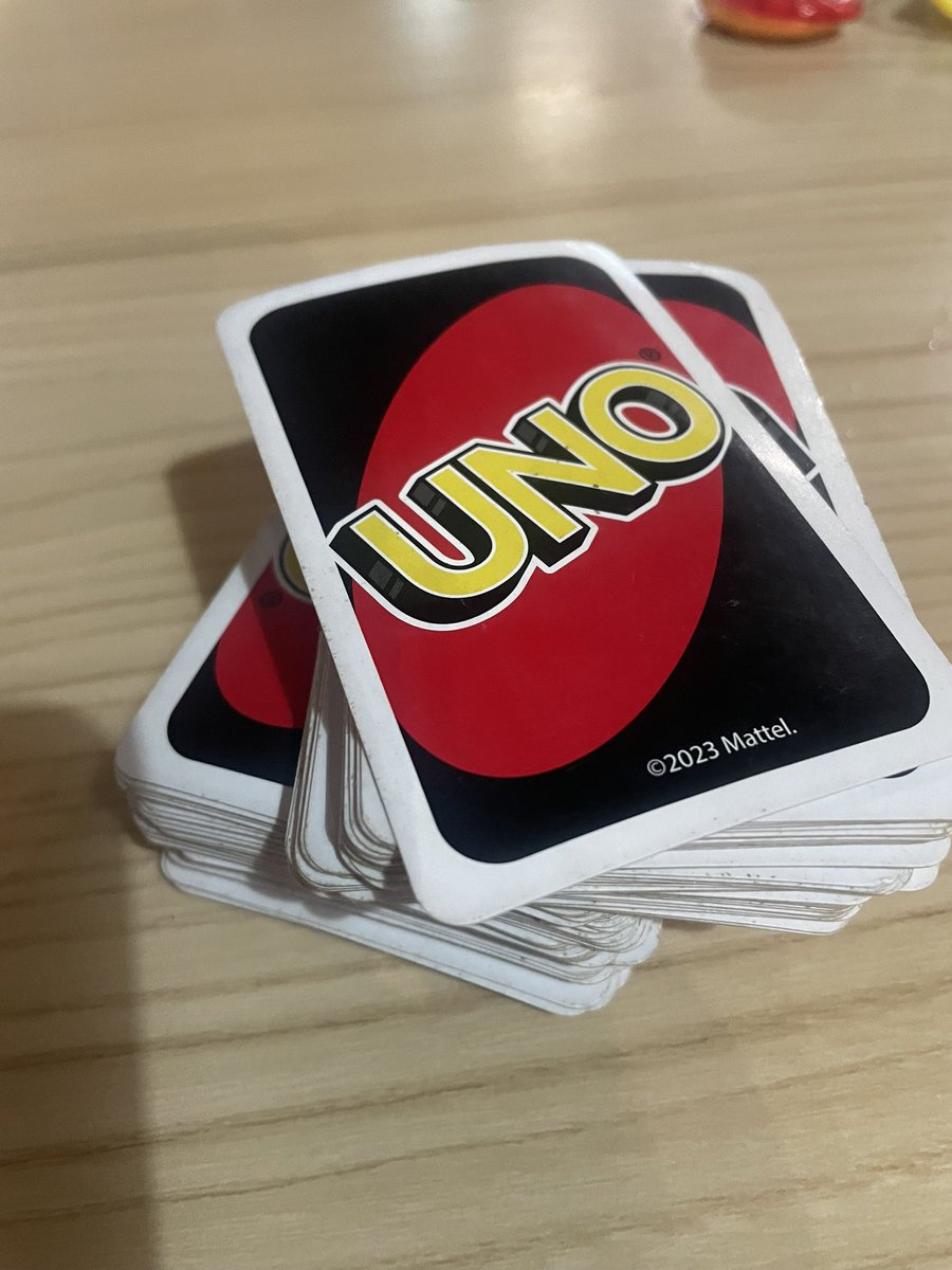 roadrunneraj's tweet photo. Two things sure to cause inter family world wars when on holiday, crazy golf and Uno. Seven year old is currently using colourful language! https://t.co/xe9An25NAS