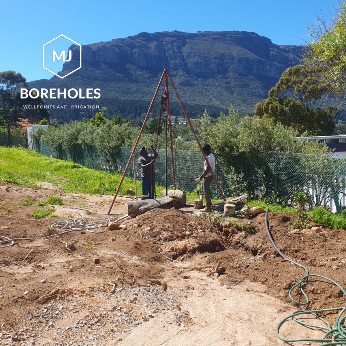 mjboreholes's tweet photo. Extracting submersible borehole pump.
Borehole pump not working?

Contact us 
Cell: 061 768 5814 
Email: info@mjboreholes.co.za 
Website: https://t.co/VGuWHpA992 https://t.co/yDJJDw0wrL