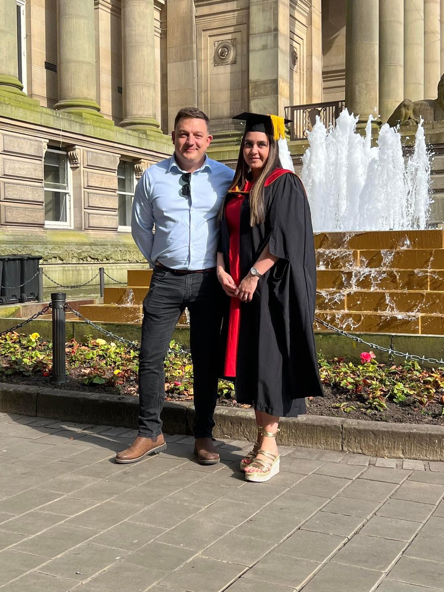 zoekangur's tweet photo. Lovely day today for my graduation at @BoltonUni the sun came out too. @NorthMcrGH_NHS @BunnageJane @LorettaBrowne01 @rdt861 #advancedclinicalpractice #masterofscience #withdistinction https://t.co/2EFsPrObOJ