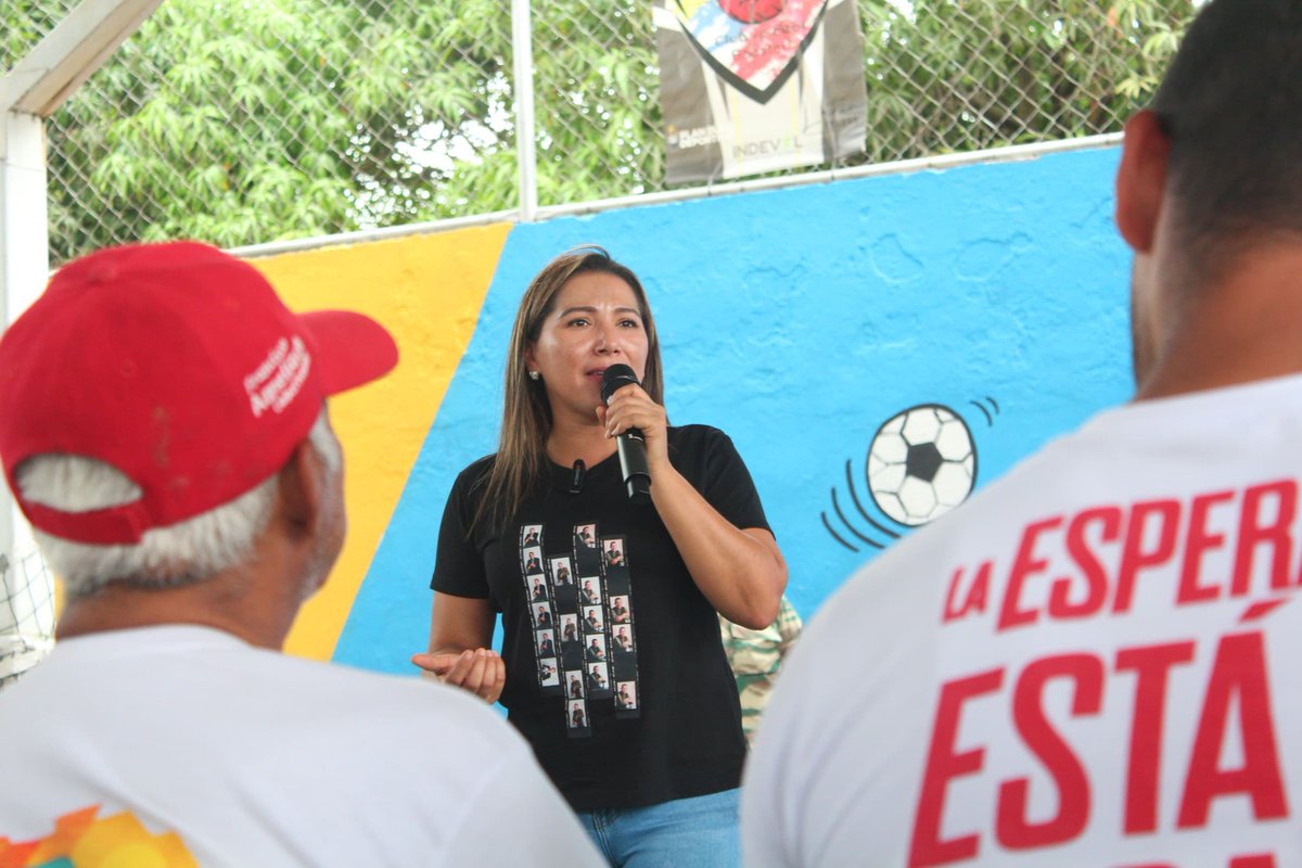 Viceagrourbana's tweet photo. 🌱 ¡Compromiso y futuro! 🇻🇪

Min. @jhoagaby lideró un importante encuentro con el Movimiento Agrourbano de los estados Yaracuy, Aragua y Carabobo, en el que hizo un llamado a la responsabilidad y al compromiso con el desarrollo agrícola urbano.

#PuebloVictorioso https://t.co/oXw2E4McYA