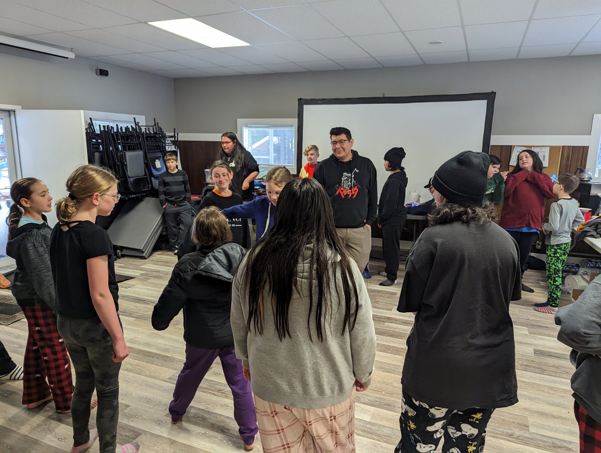 TrueNorthAid's tweet photo. True North Aid is happy to sponsor the Youth Connections project in Grand Cache, #Alberta.
This Mountain Métis develop't program engages youth in learning traditional on-the-land skills, &amp; cultural crafts, like sewing ribbon shirts &amp; skirts.
#IndigenousYouth #Culture #Tradition https://t.co/QgfLRoabxi