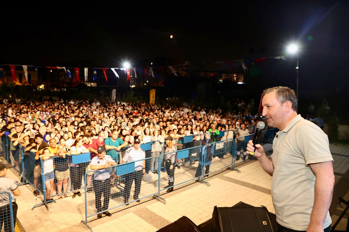 alitombastr's tweet photo. Türkiye’nin sevilen müzik gruplarından KOLPA’yı Sultanbeylimiz’de misafir ettik. Gençlerimizle birlikte güzel bir konser keyfi yaşadık😊🎶

Yaz etkinliklerimiz hız kesmeden devam edecek. Sizin için her şeyin en iyisi, en güzeli… https://t.co/iUydiblJhr