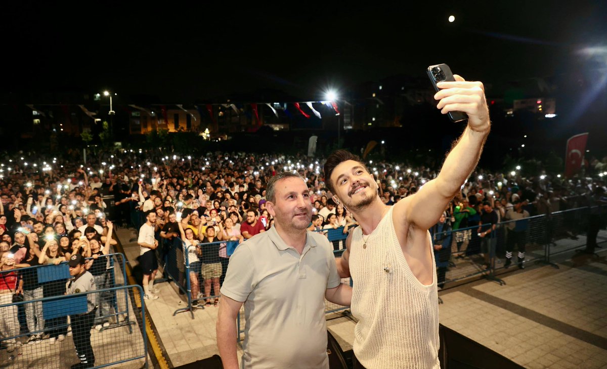 alitombastr's tweet photo. Türkiye’nin sevilen müzik gruplarından KOLPA’yı Sultanbeylimiz’de misafir ettik. Gençlerimizle birlikte güzel bir konser keyfi yaşadık😊🎶

Yaz etkinliklerimiz hız kesmeden devam edecek. Sizin için her şeyin en iyisi, en güzeli… https://t.co/iUydiblJhr