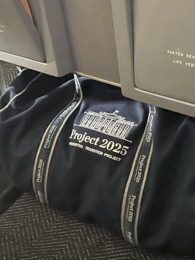 goRubenRuben's tweet photo. Oralè Resisters
Project 2025 made
White House Logo
“Presidential Transitions Team” on an
Embroidered Duffel Bags.
You’re going to tell me
One Ears knows nothing!
#OneEar #twentyTwentyFive
#USDemocracy @PsychoPAC24 @votefor_good @TommasinaResist @CaliforniaActi2 @Irma_Spikeymama @Ty___Webb @MarciaBarrie @Murp1953Tim @JeffreyMeursing @Wisewonders @mmpadellan @TheRickWilson @powderpuff1999 @suzyqjordan @FredBlueVoter @MetaResistance @DittiePE @PrezLives2022 @Getyourfoxyback @BlueStormComin1 @BonnieRawson4