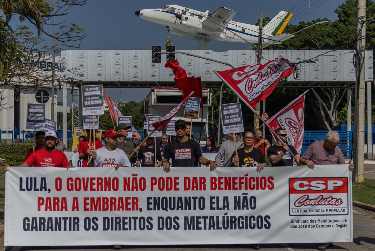 Trabalhadores da <a href="/embraer/">Embraer</a> estão a mais de 10 anos sem aumento real de salários e 8 anos sem Convenção Coletiva de Trabalho. É a uma das empresas mais anti-sindical do país e com varias denuncias no Ministério Publico. Isso é exemplo <a href="/LulaOficial/">Lula</a> ??