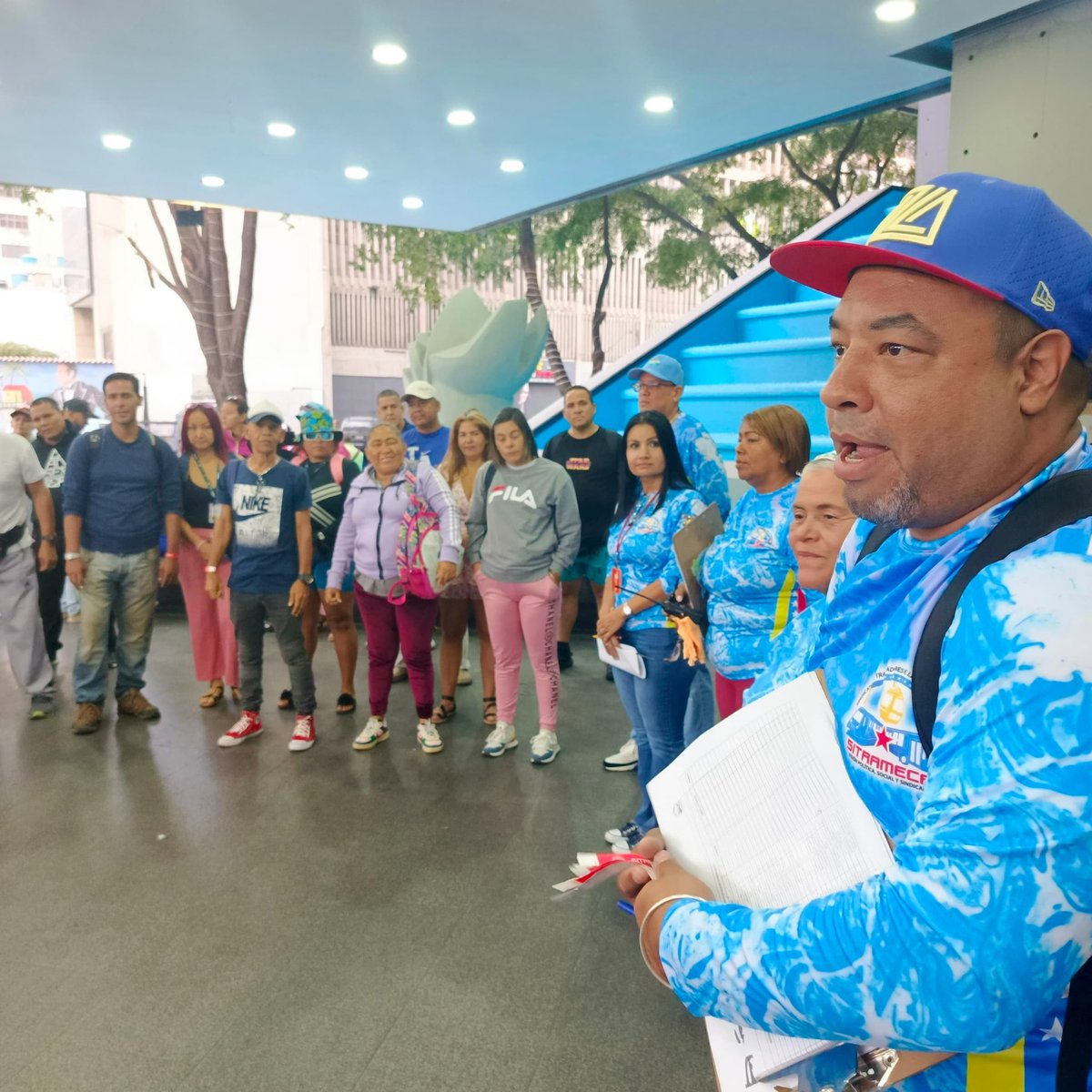 EdisonB25's tweet photo. ✊🏼 Gracias a nuestro Pdte Obrero @NicolasMaduro seguimos cumpliendo con la cláusula N° 78 de la XII convención colectiva vigente; garantizando a nuestros hermanos (as) trabajadores del @metro_caracas un día de recreación y esparcimiento en la hermosa Bahía de Buche. https://t.co/VKQ2kQcQsk
