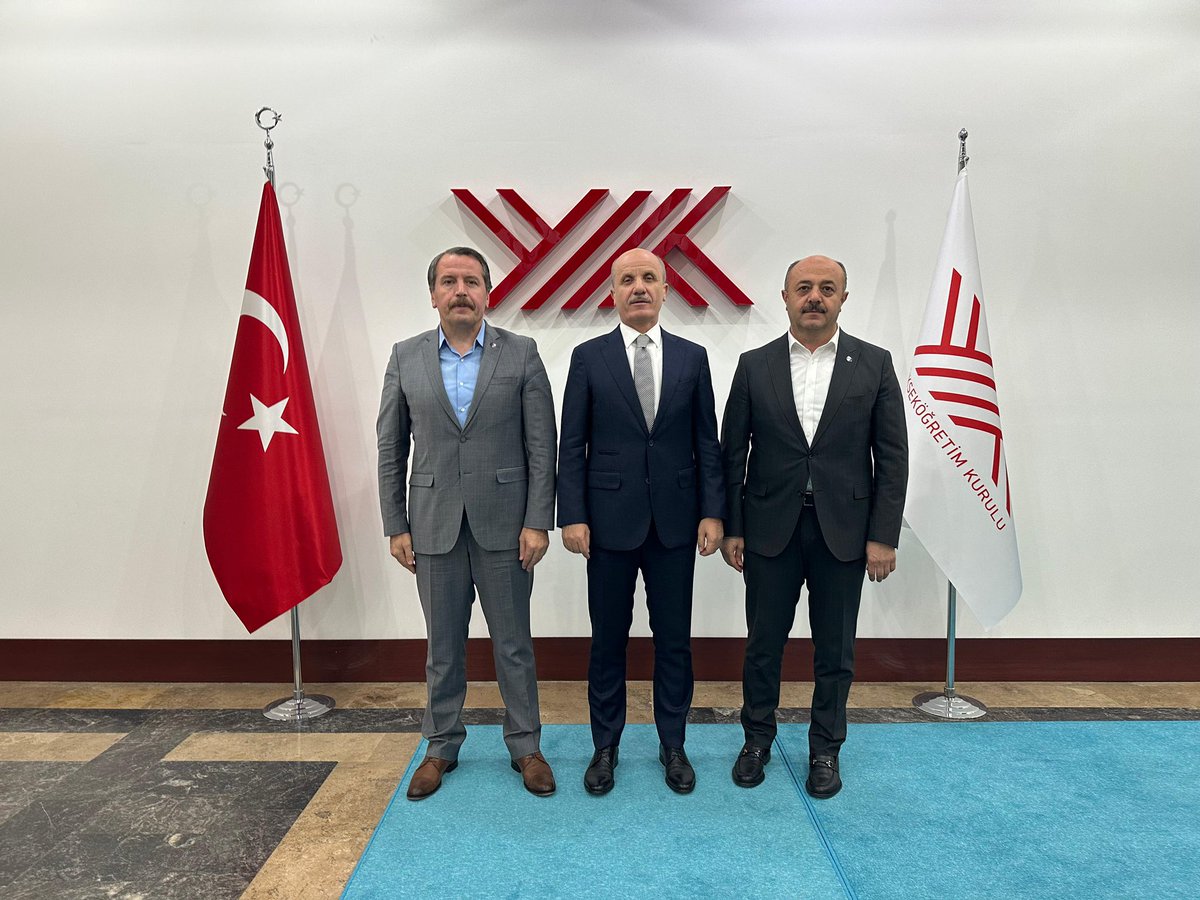 YÖK Başkanı Sn.Erol Özvar ile verimli bir görüşme gerçekleştirdik 

Yüksek Öğretim Kurulu Başkanı Prof. Dr. Erol Özvar ile akademik ve idari personelin gündemini meşgul eden bir çok konuyu görüştük.

Toplu Sözleşme kararımız olan üniversite idari personelinin yer değişikliği